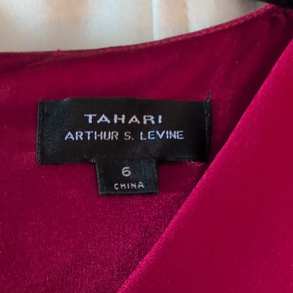 Gorgeous Red Tahari ASL Fit-and-Flare Dress with Gold Belt Accent - Picture 8 of 8